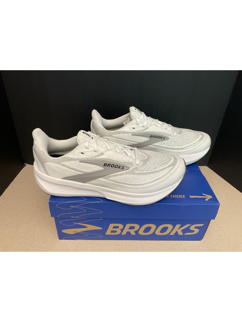 New! Womens Brooks Revel 9 White/Gray/Black Athletic Shoes. Size 10.5B. Awesome!